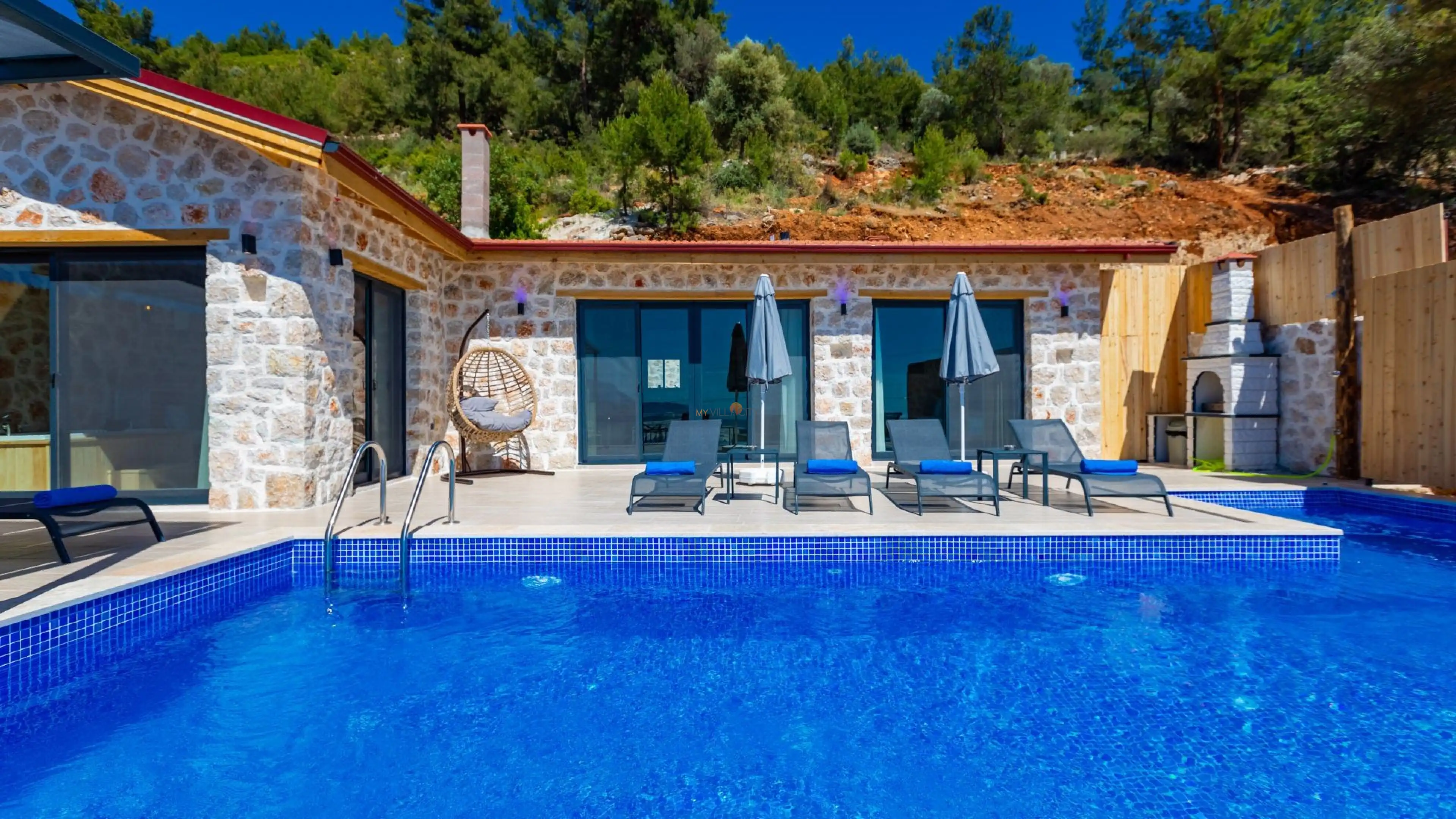 10-wings-villakalkan-74081621503098_618.jpg