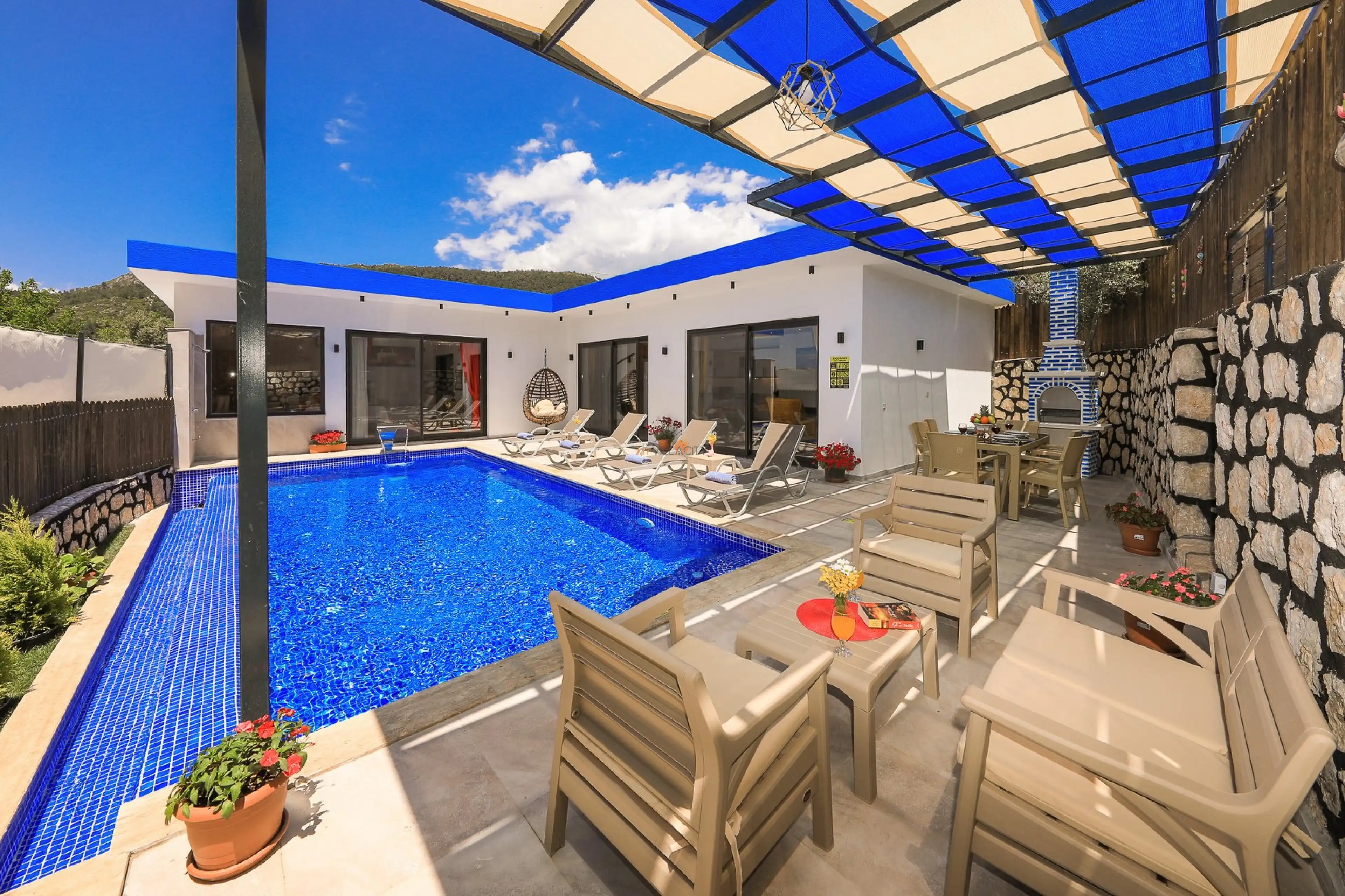 552A4663_1620x1080_495.jpg
