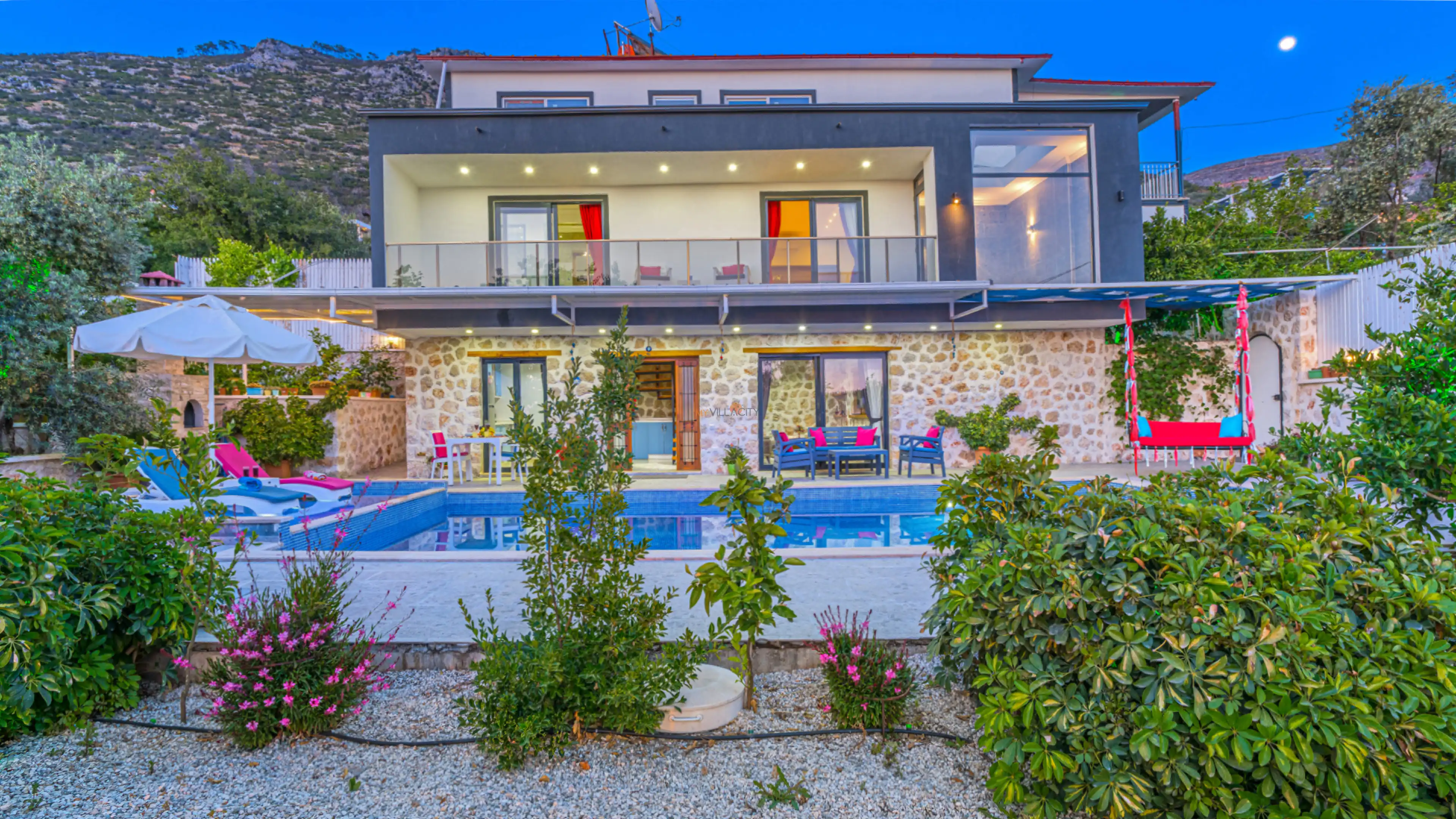 Emma-Villa-3_580.jpg