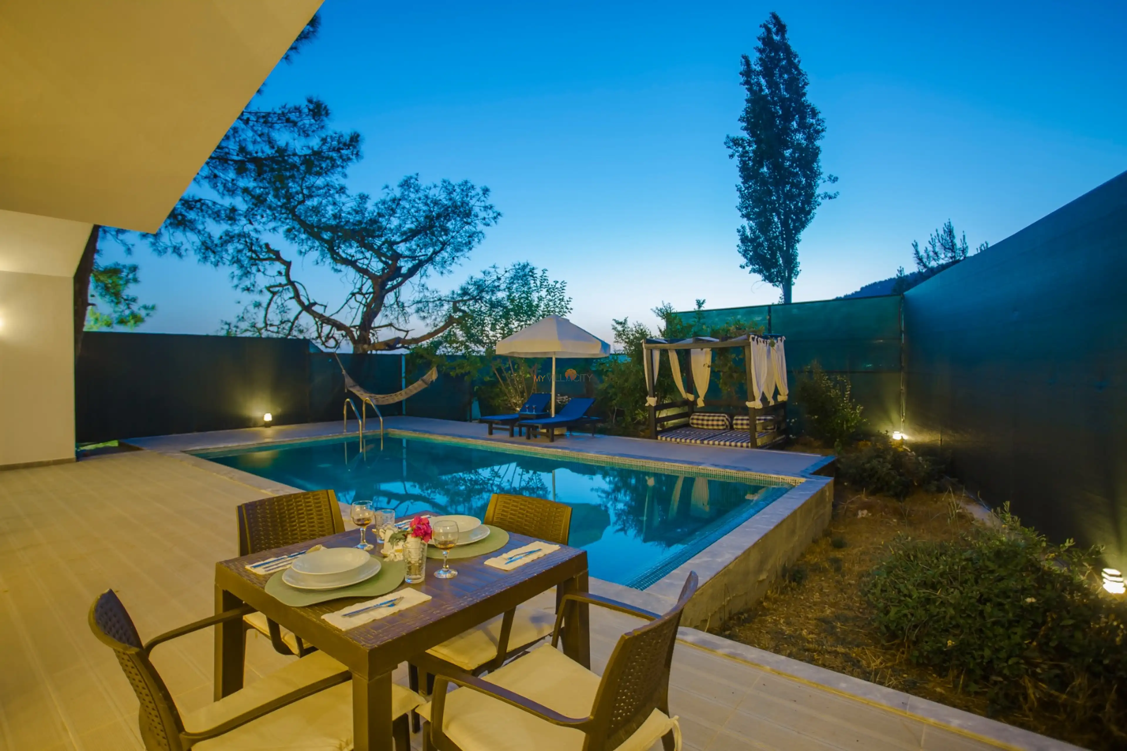 Sarp-Villa-Sunset-2_432.jpg