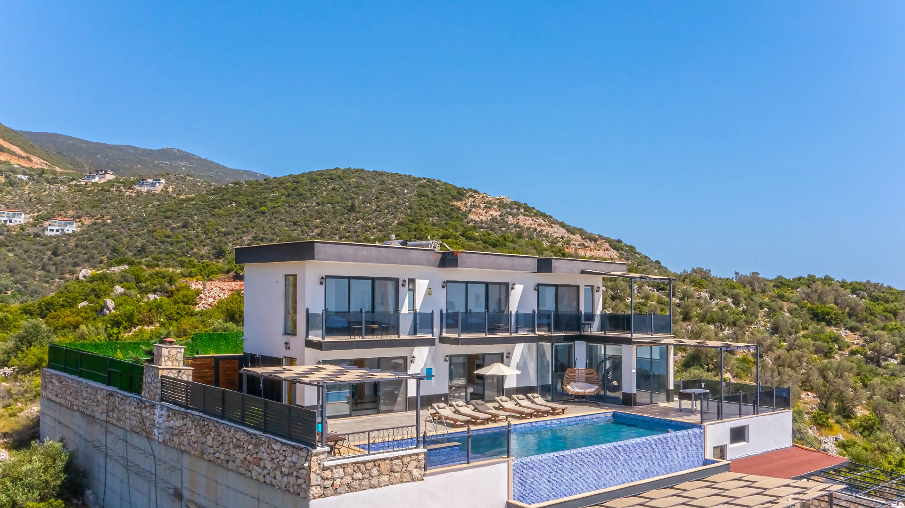 Villa-Gunes-1-117_158.jpg