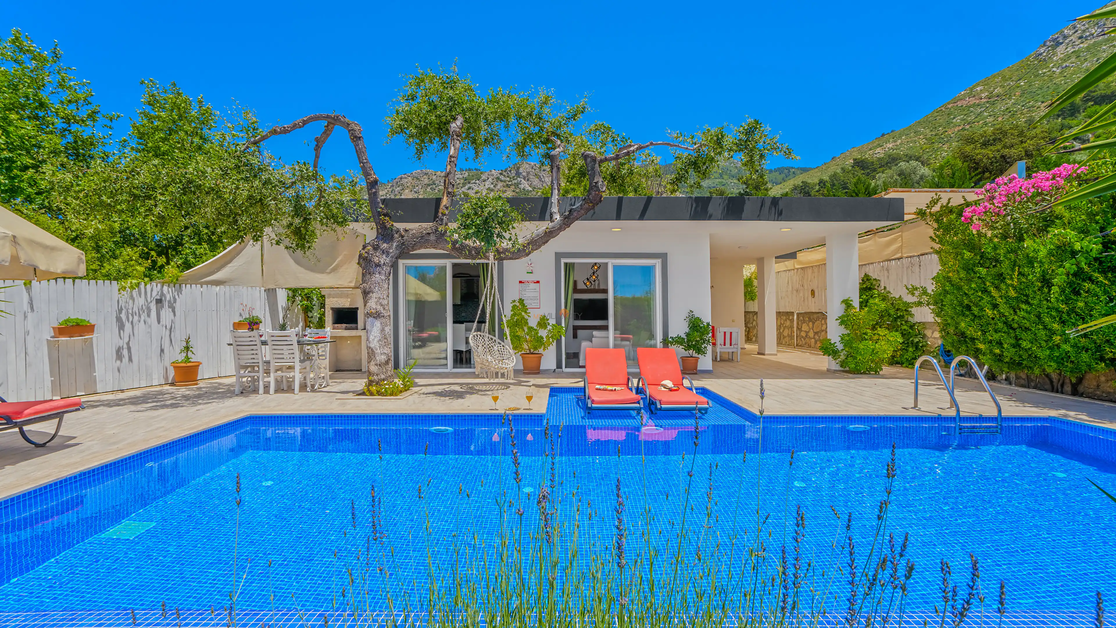 Villa-Love-68_687.jpg