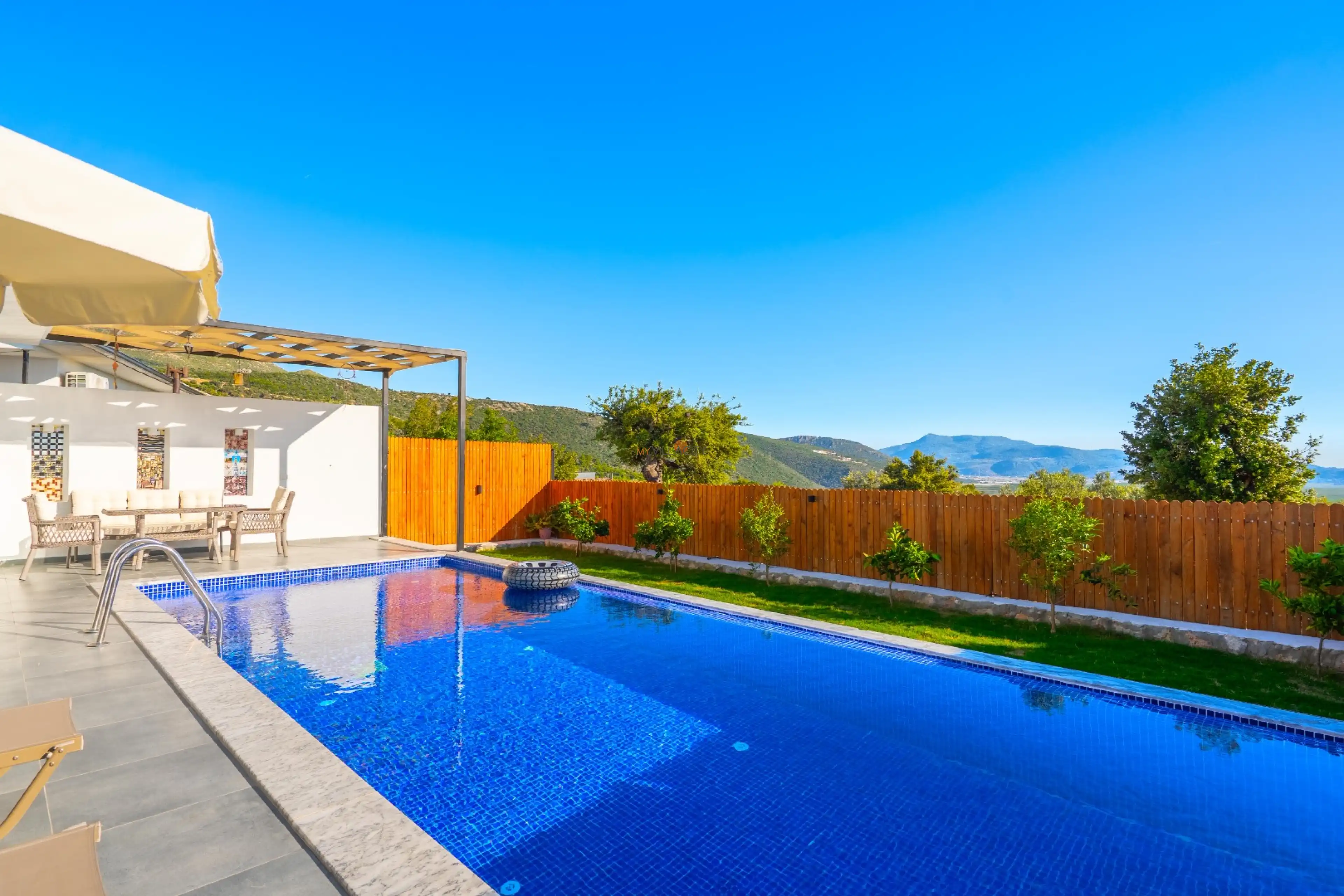 Villa_Meryemart_Bahce-11_171.jpg