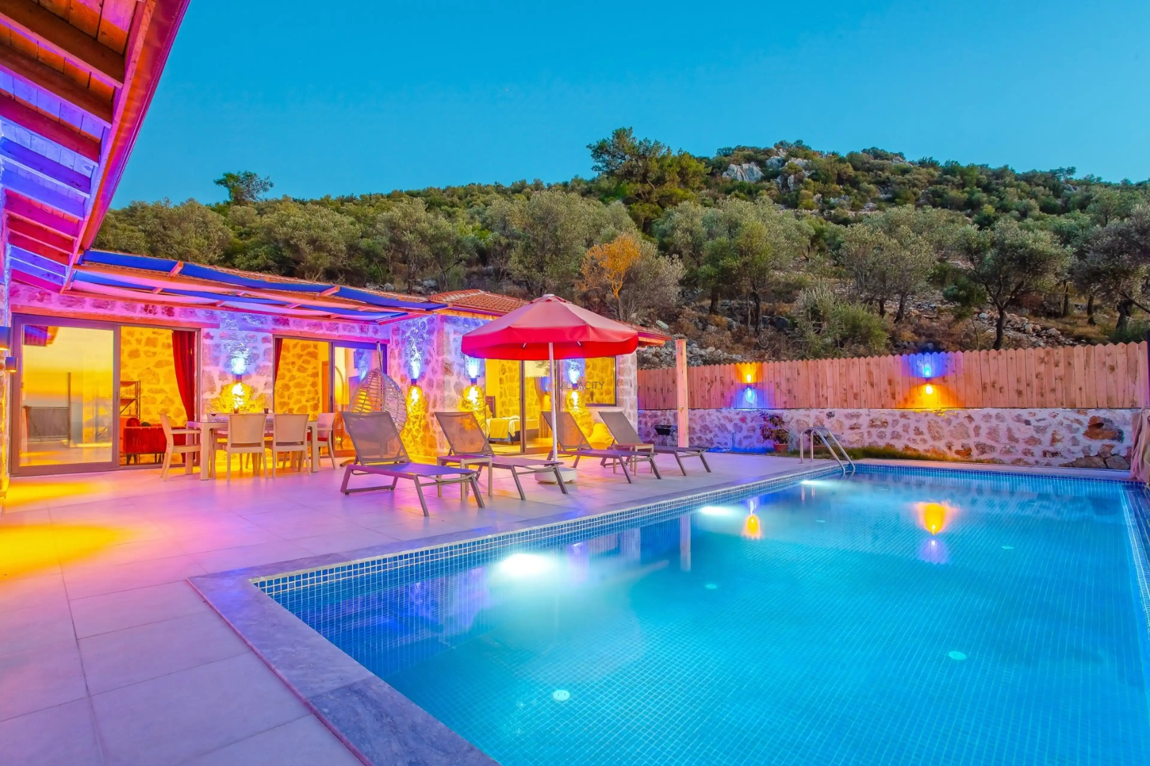 Yigit-2-Villa-2_670.jpg