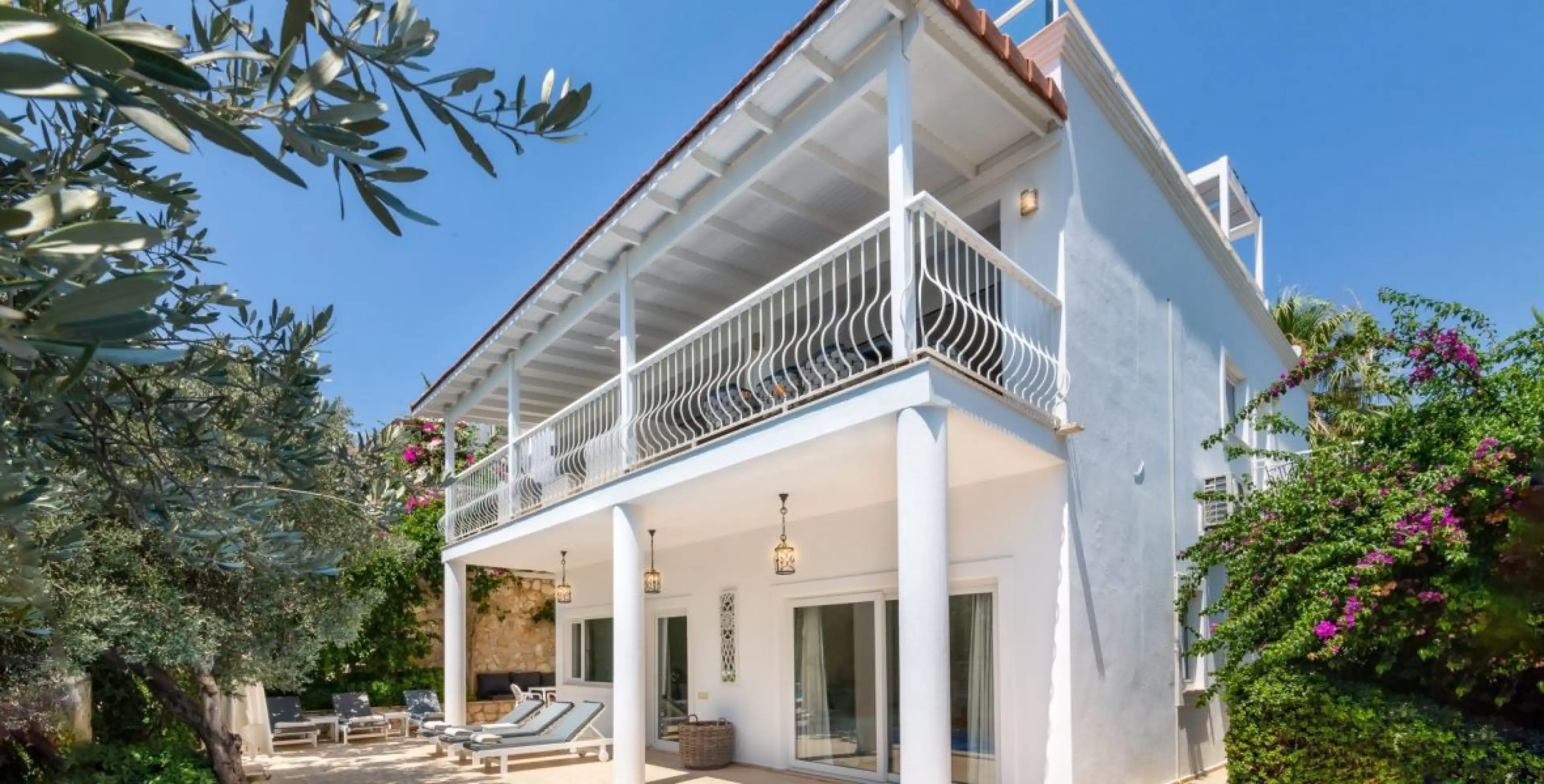 beyaz_ev_kalkan-14-1180x600-1_378.jpg
