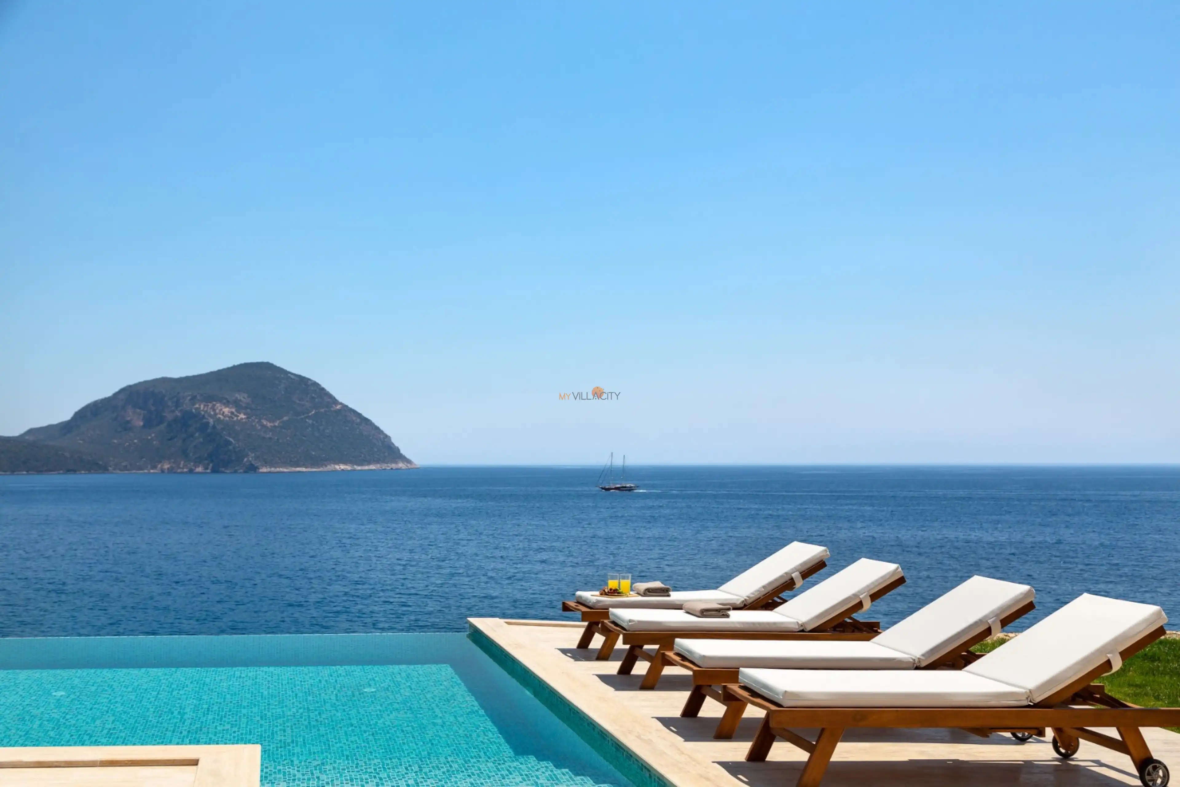 deniz-manzarali-kiralik-lux-villa-villa-truva-6-kiralikvillanibul-5_562_140.jpg