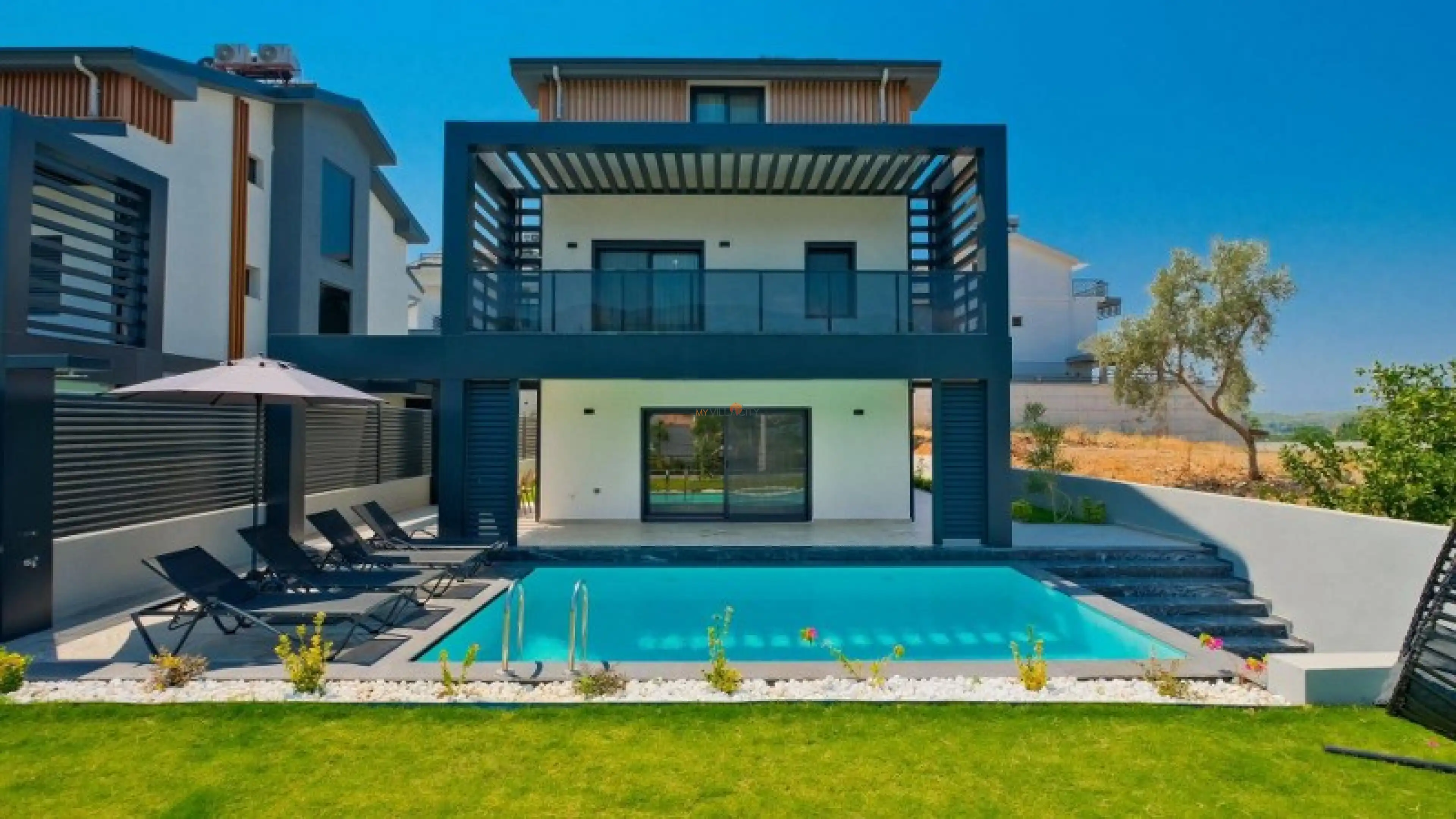 fethiye-kargida-yesillikler-icerisinde-jakuzili-modern-villa-1088053_800x450_714.jpeg