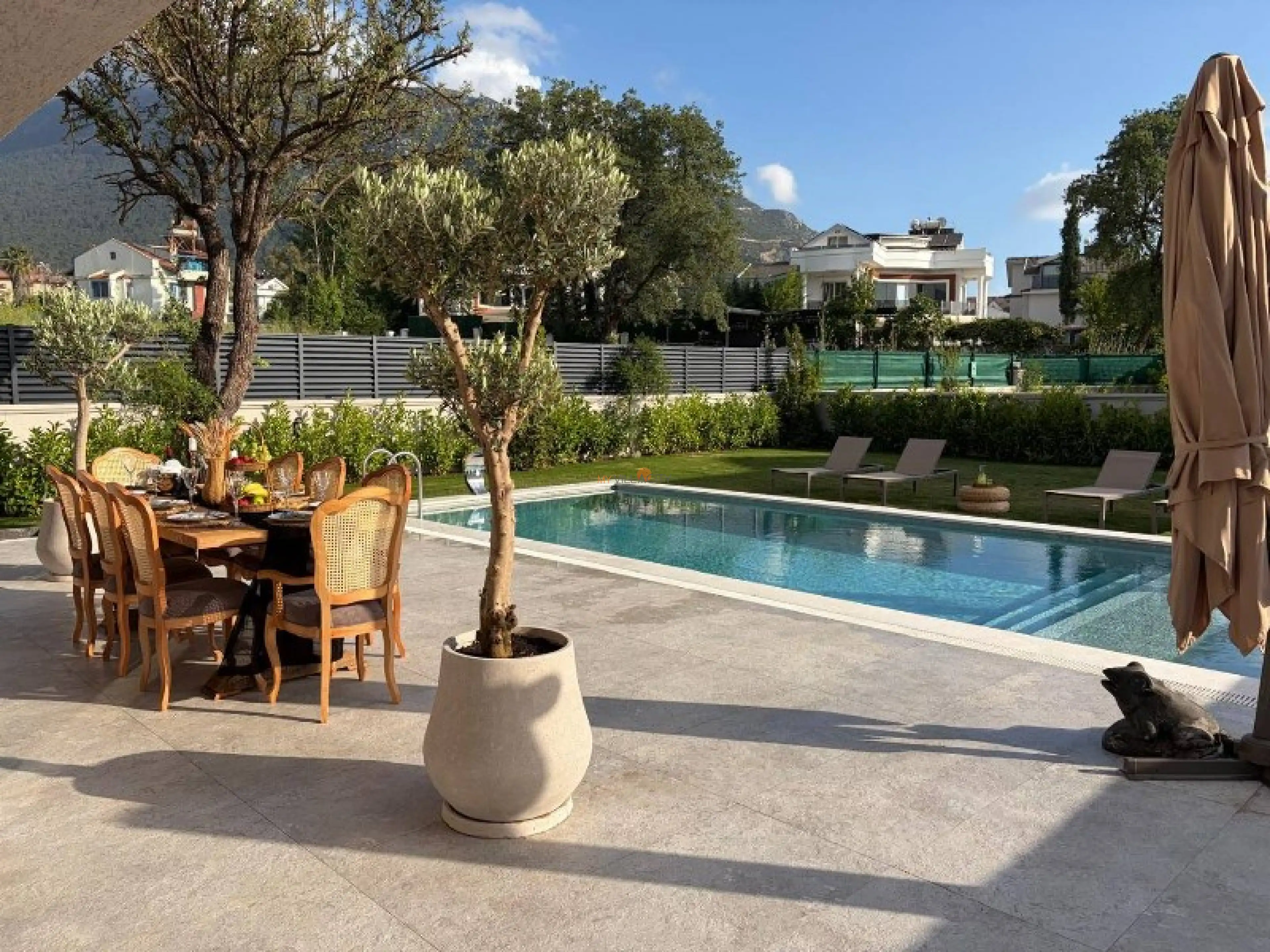 fethiye-oludenizde-yemyesil-dogada-ozel-havuzlu-3-1-villa-1202788_800x600_471.jpeg
