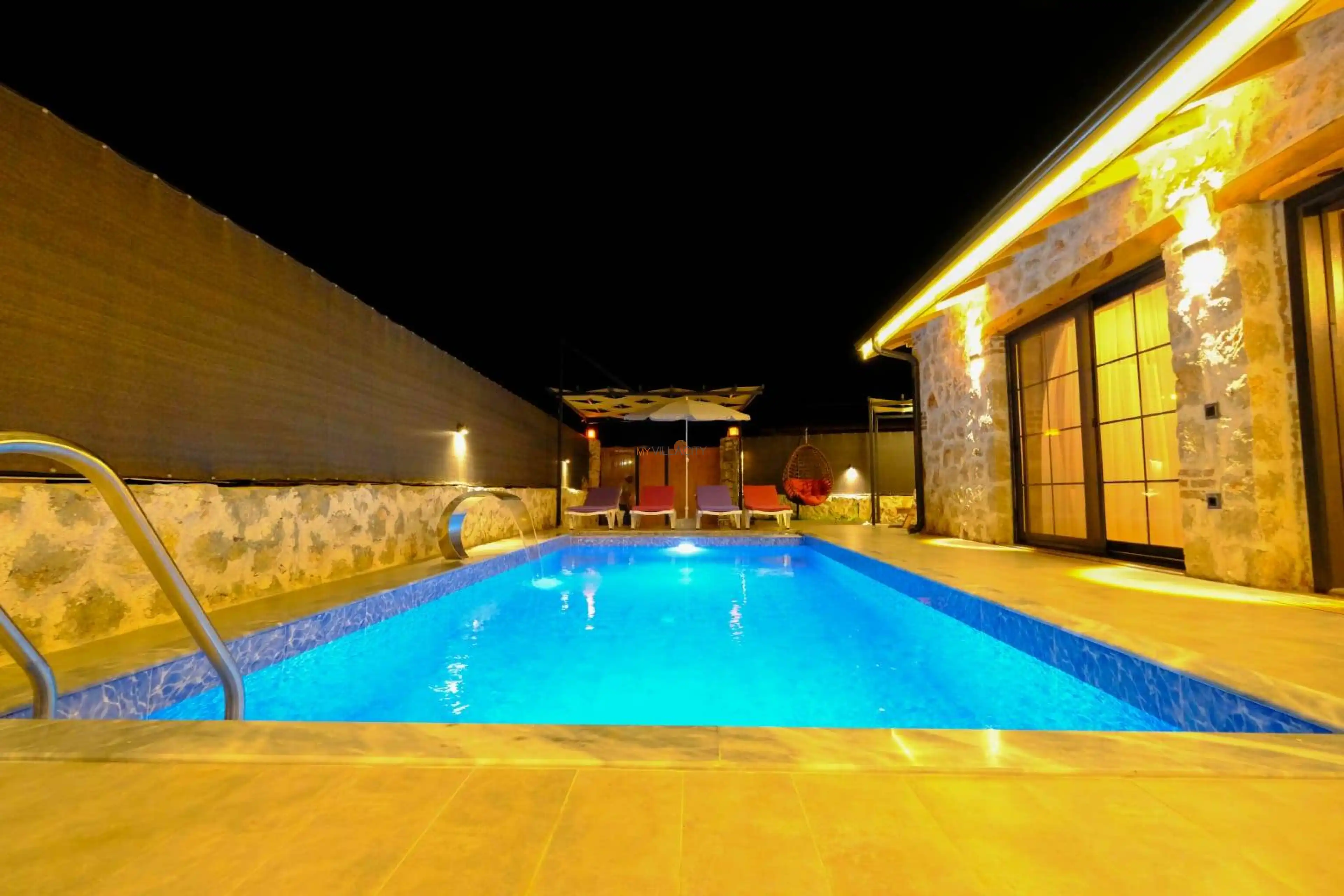 fethiyede-sakin-konumda-ozel-havuzlu-otantik-mimarili-villa-1044792_273.jpeg
