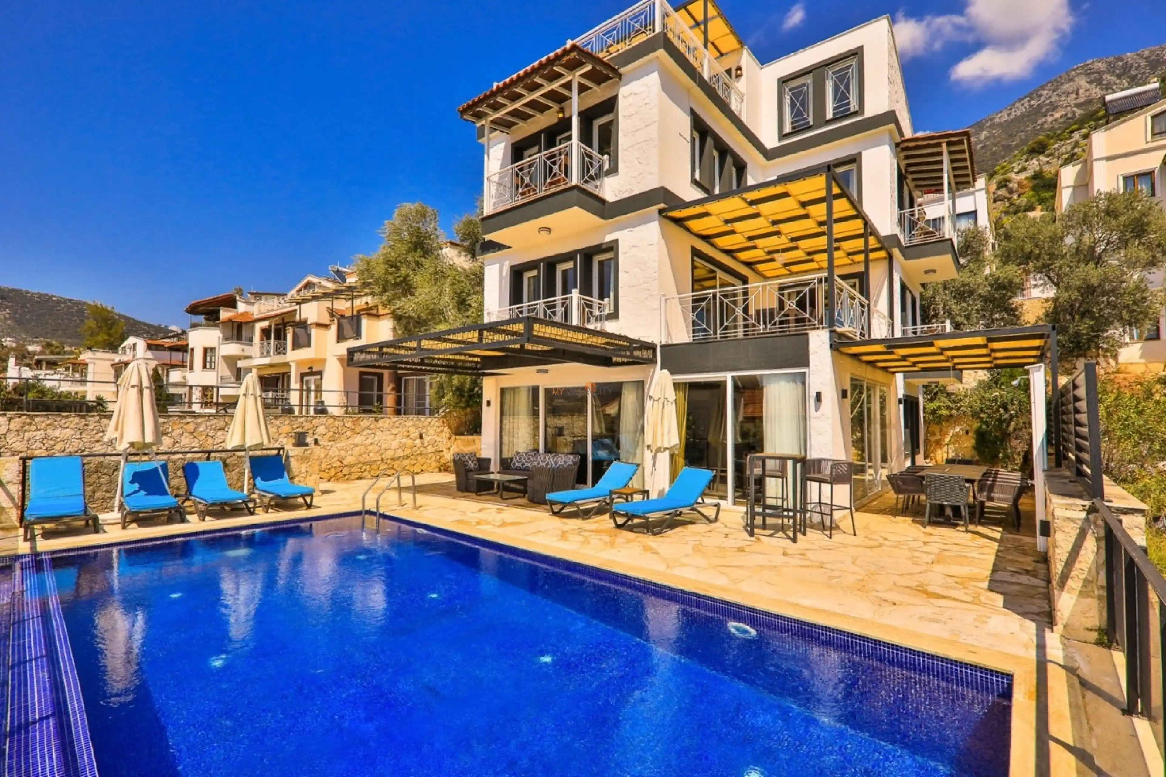 kiralik-villaniz-villa-royal-hills-2--8-original_439.jpg