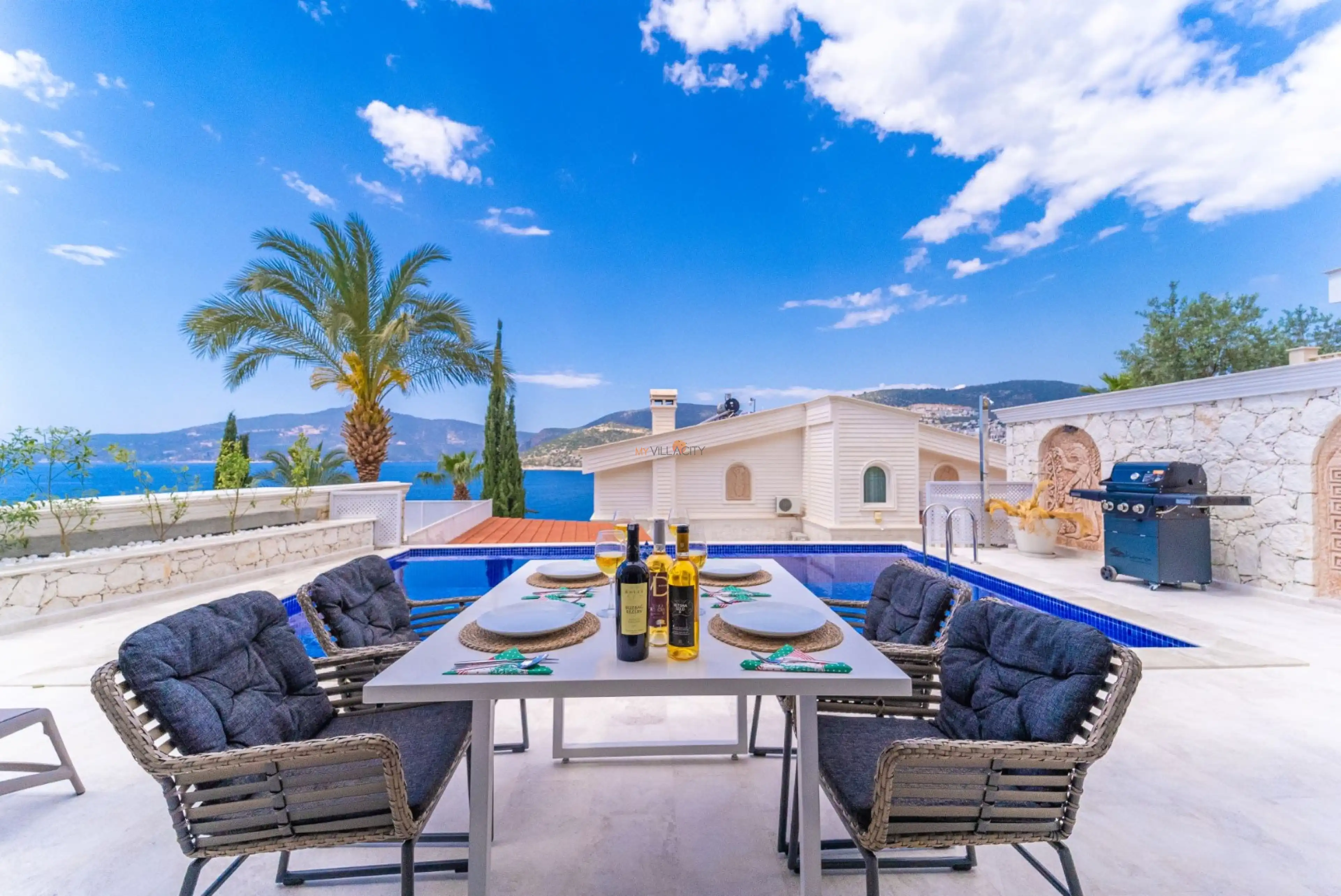villa-bahce-kalkan-comfy-en-plein-air-dining-terrace_578.jpg