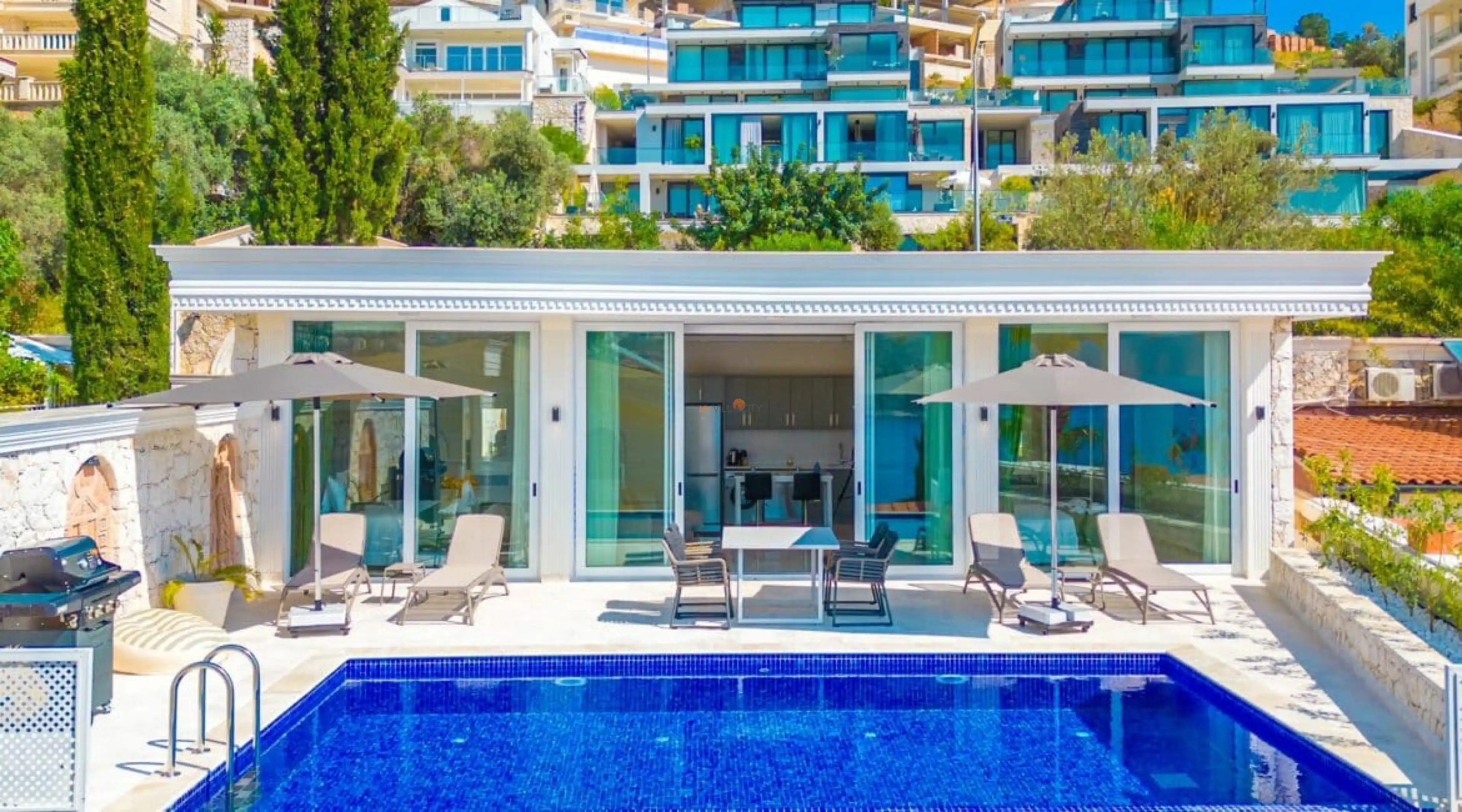 villa-bahce-kalkan-exterior-by-day-1170x650_759.jpg