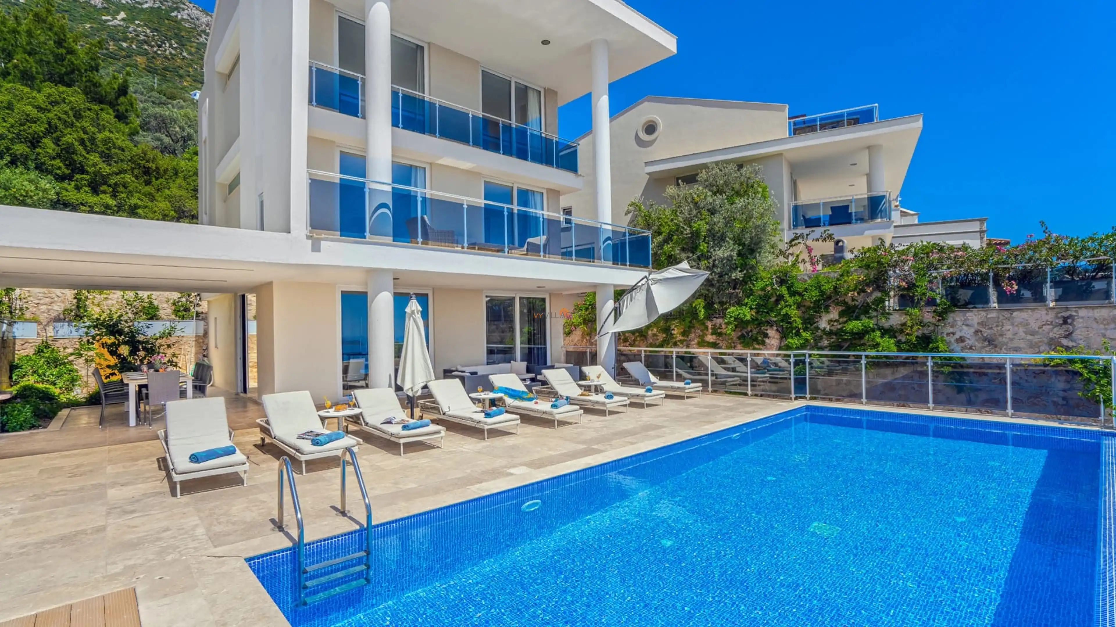 villa-blue-horizon-8_746.jpeg
