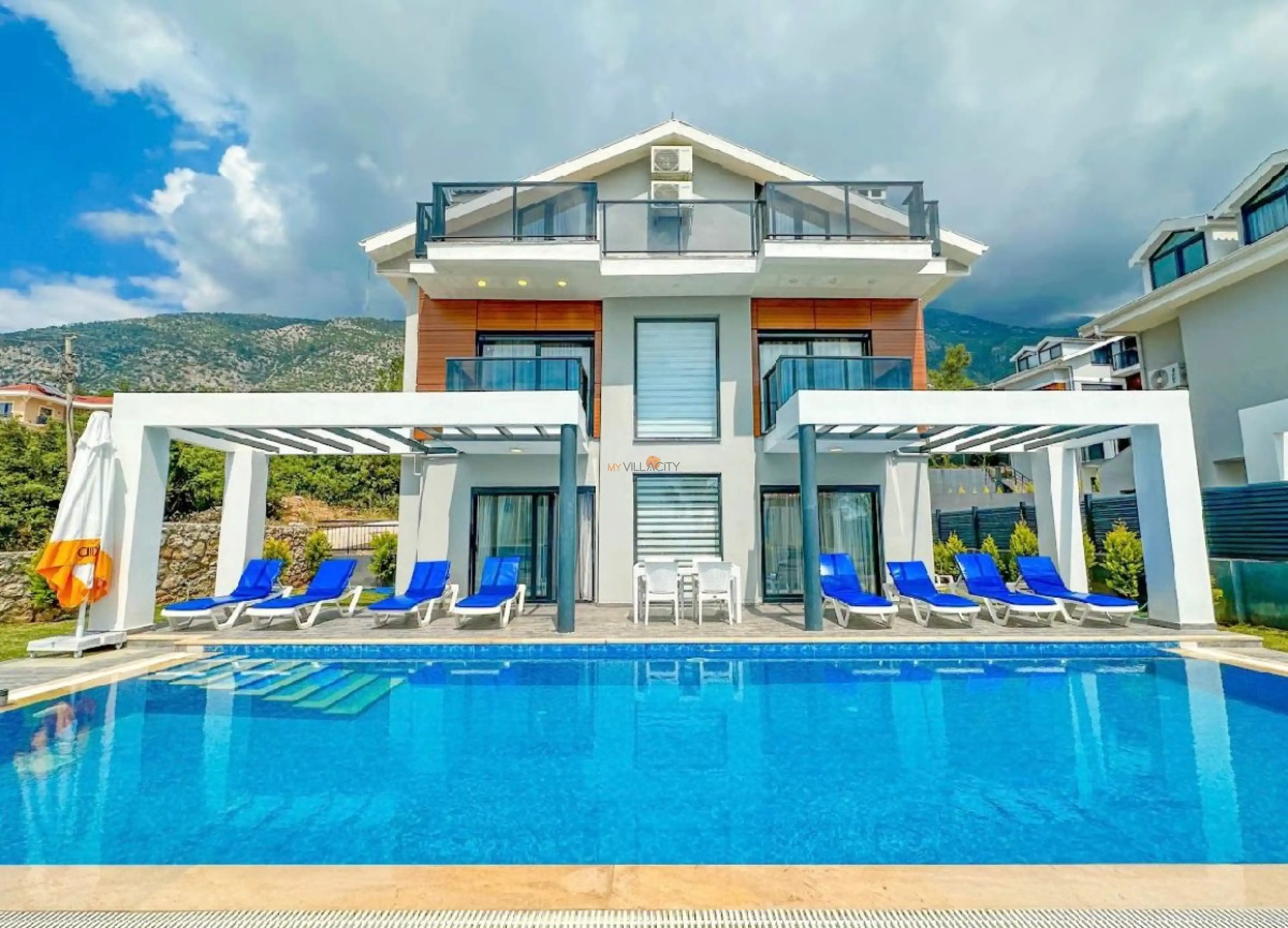villa-lazuli-2959663684-b_338.jpeg