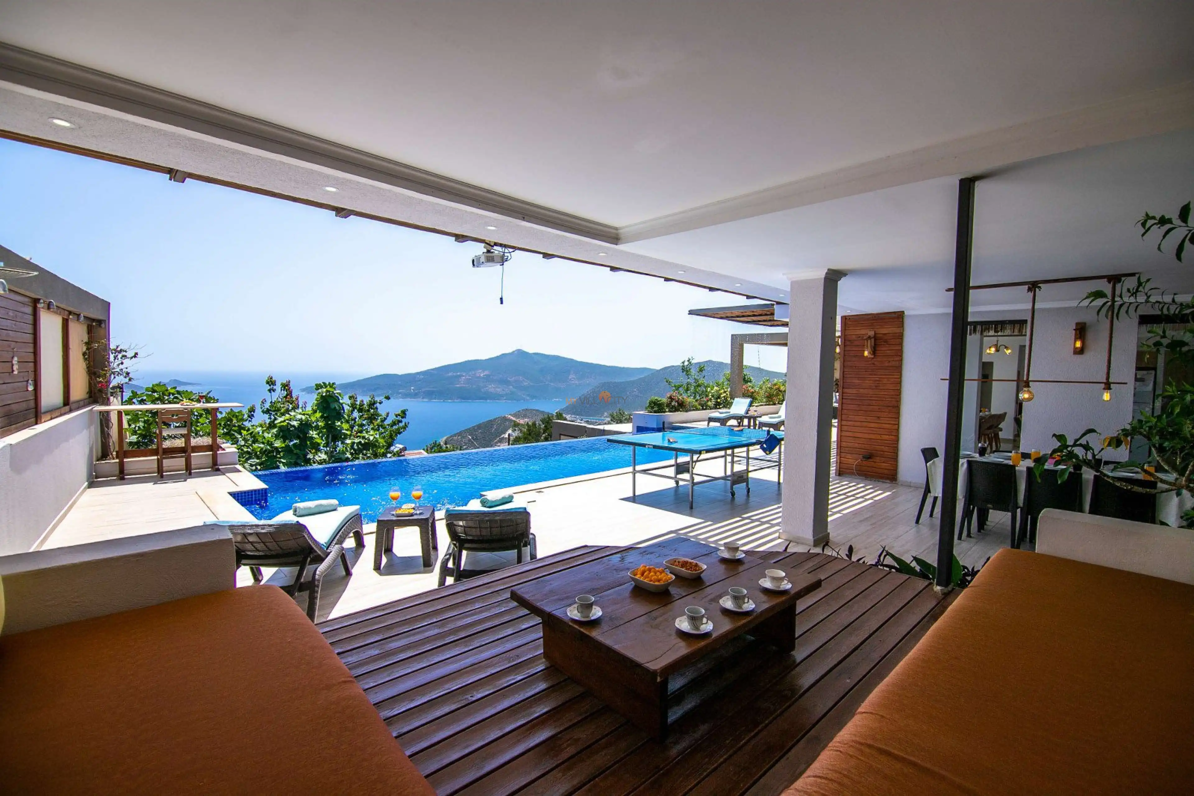 villa-nuka-kalkan-deniz-manzarali-kiralik-luks-villa-myvillacity-1_625_612_996.jpg