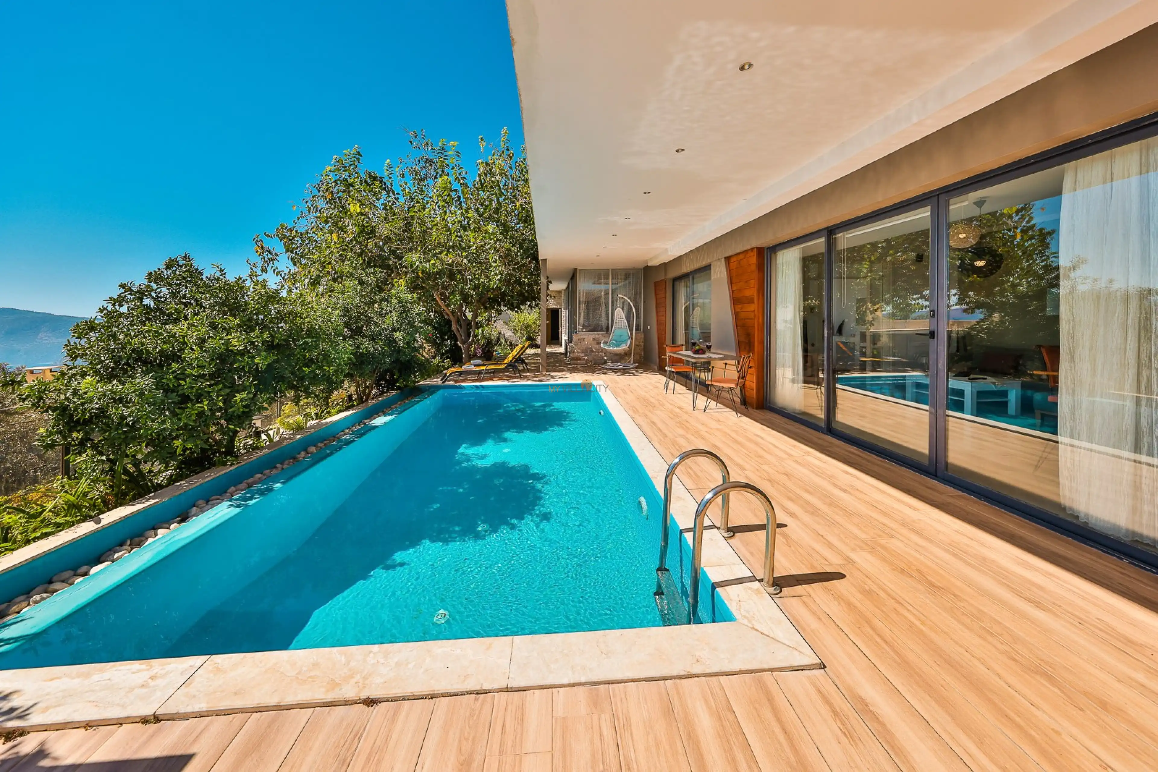 villa-nuka-loft-kalkan-deniz-manzarali-kiralik-villa-villaciniz-36_372_33.jpg