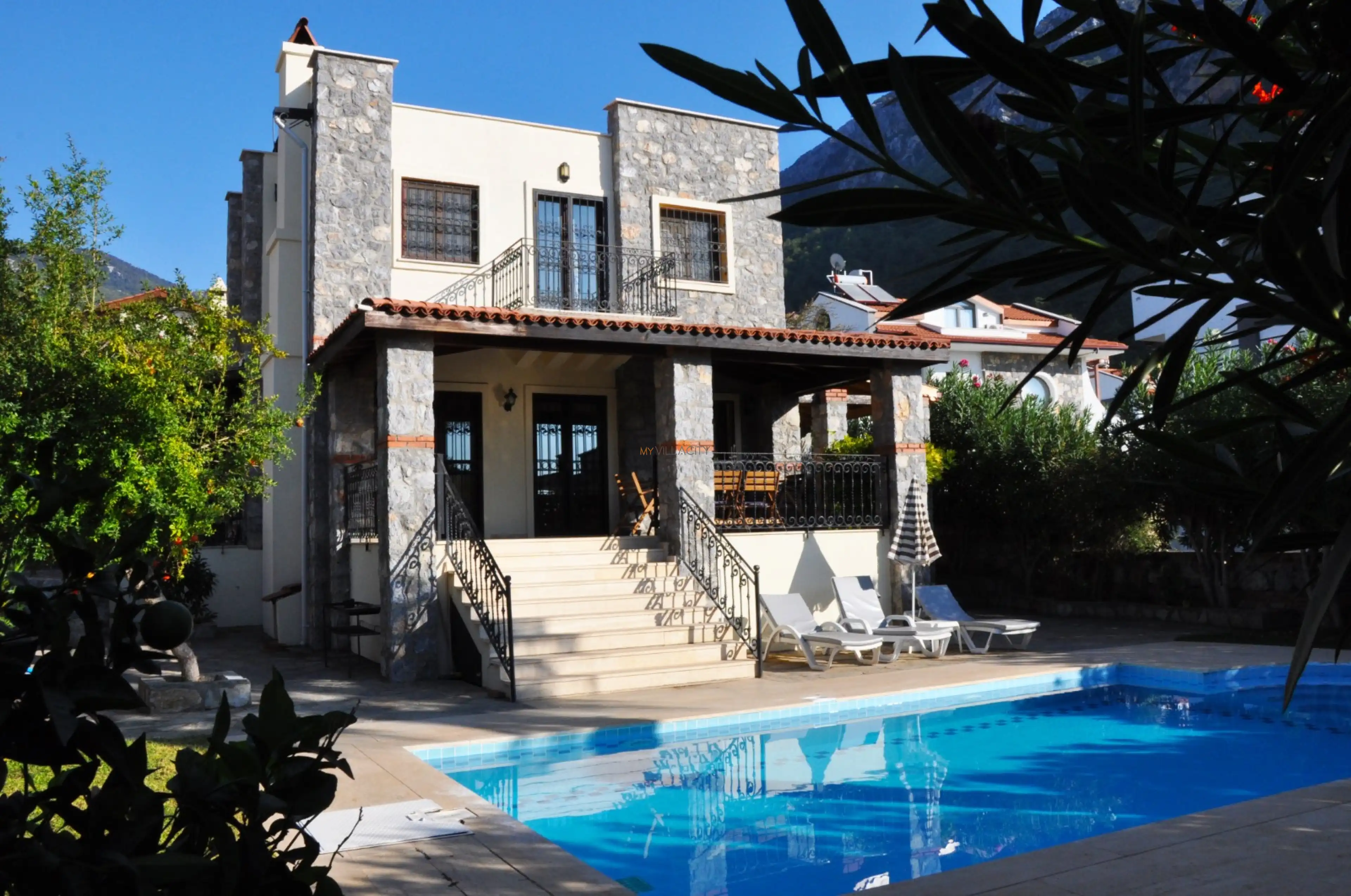 villa-olive-11_889.jpg