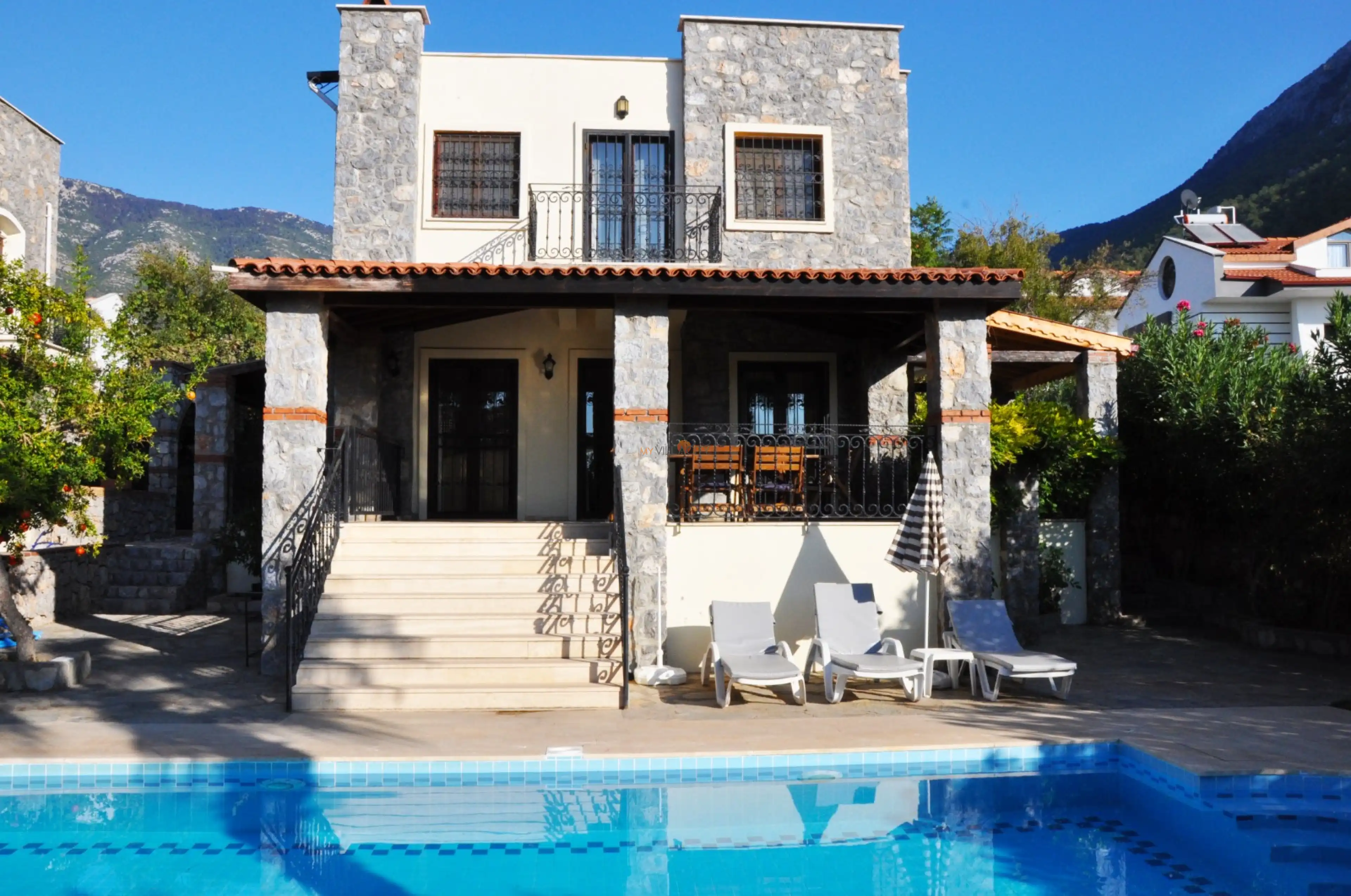 villa-olive-18_705.jpg