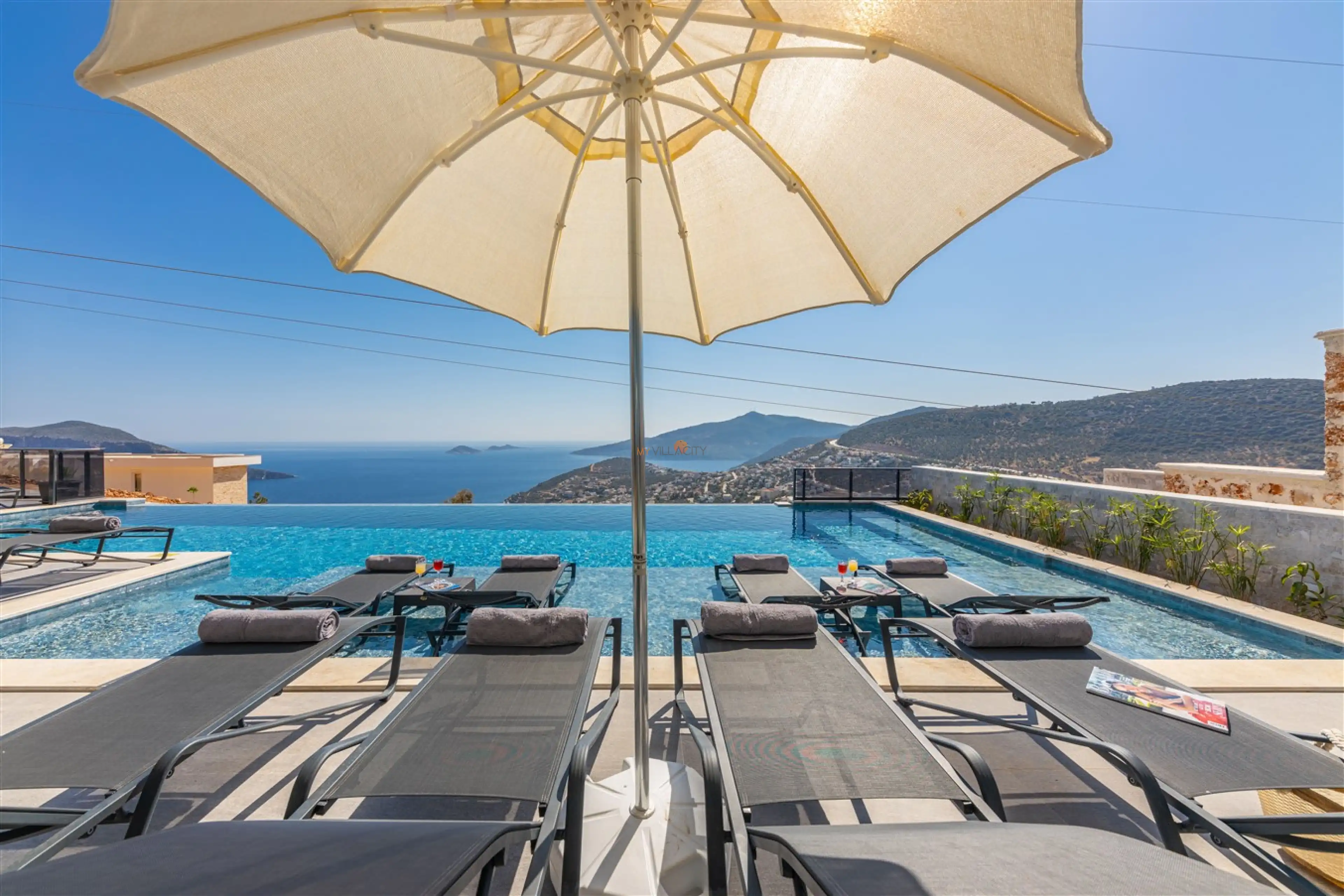villa-royal-falcon-kalkan-tigervillas-villagezegeni-1_970_94.jpg