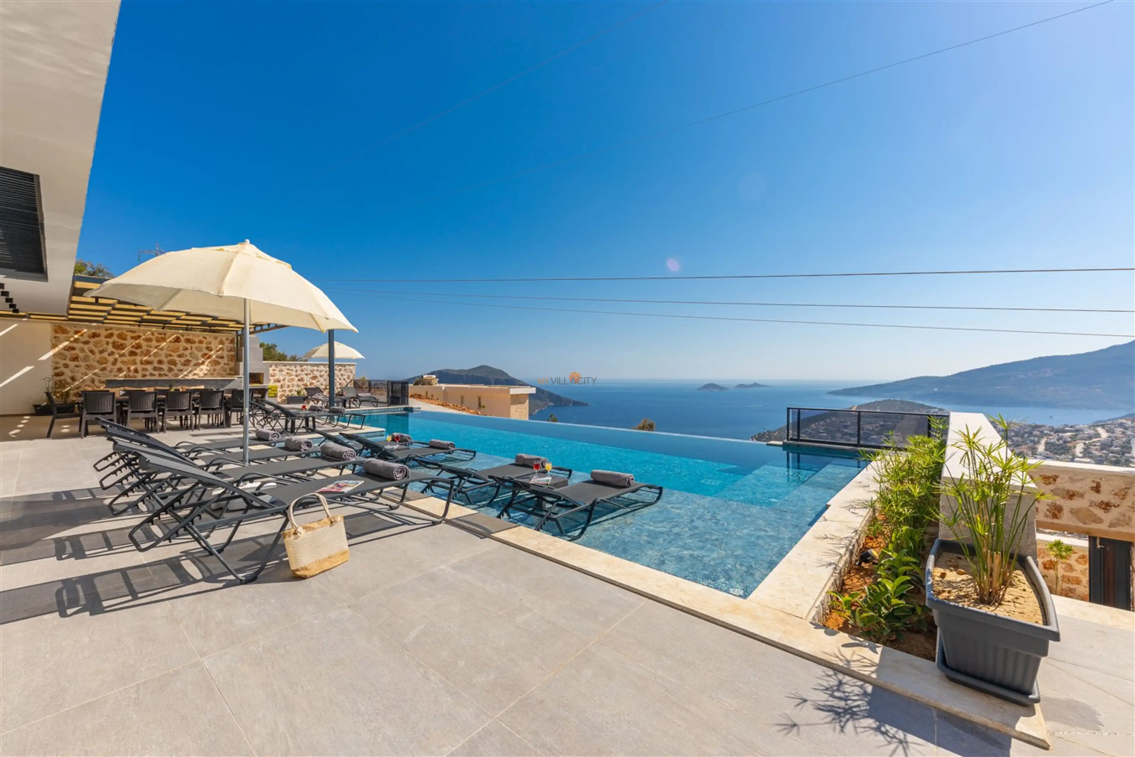 villa-royal-falcon-kalkan-tigervillas-villagezegeni-87_49_739.jpg