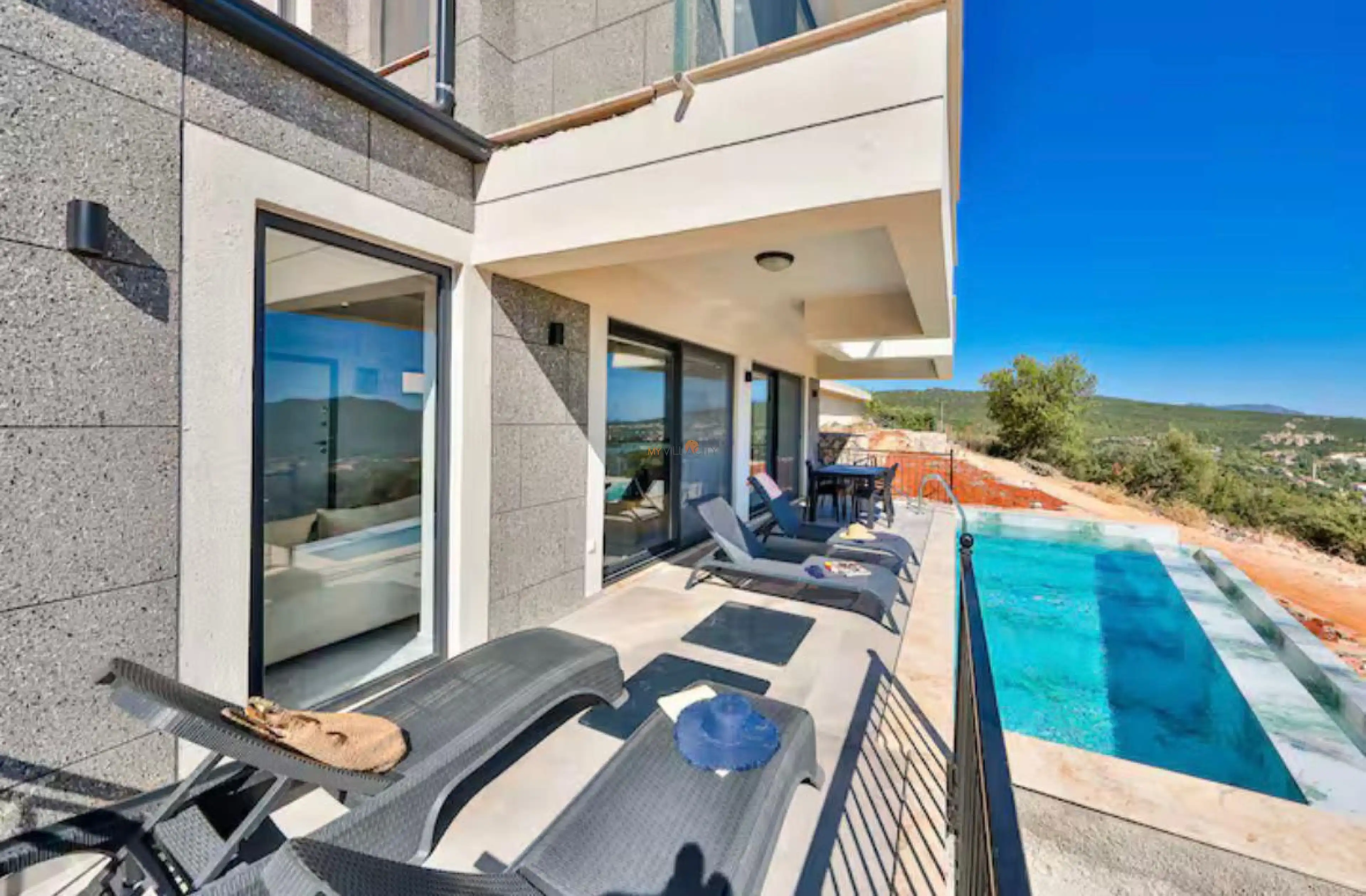 villa-skyblue-16_439.jpeg