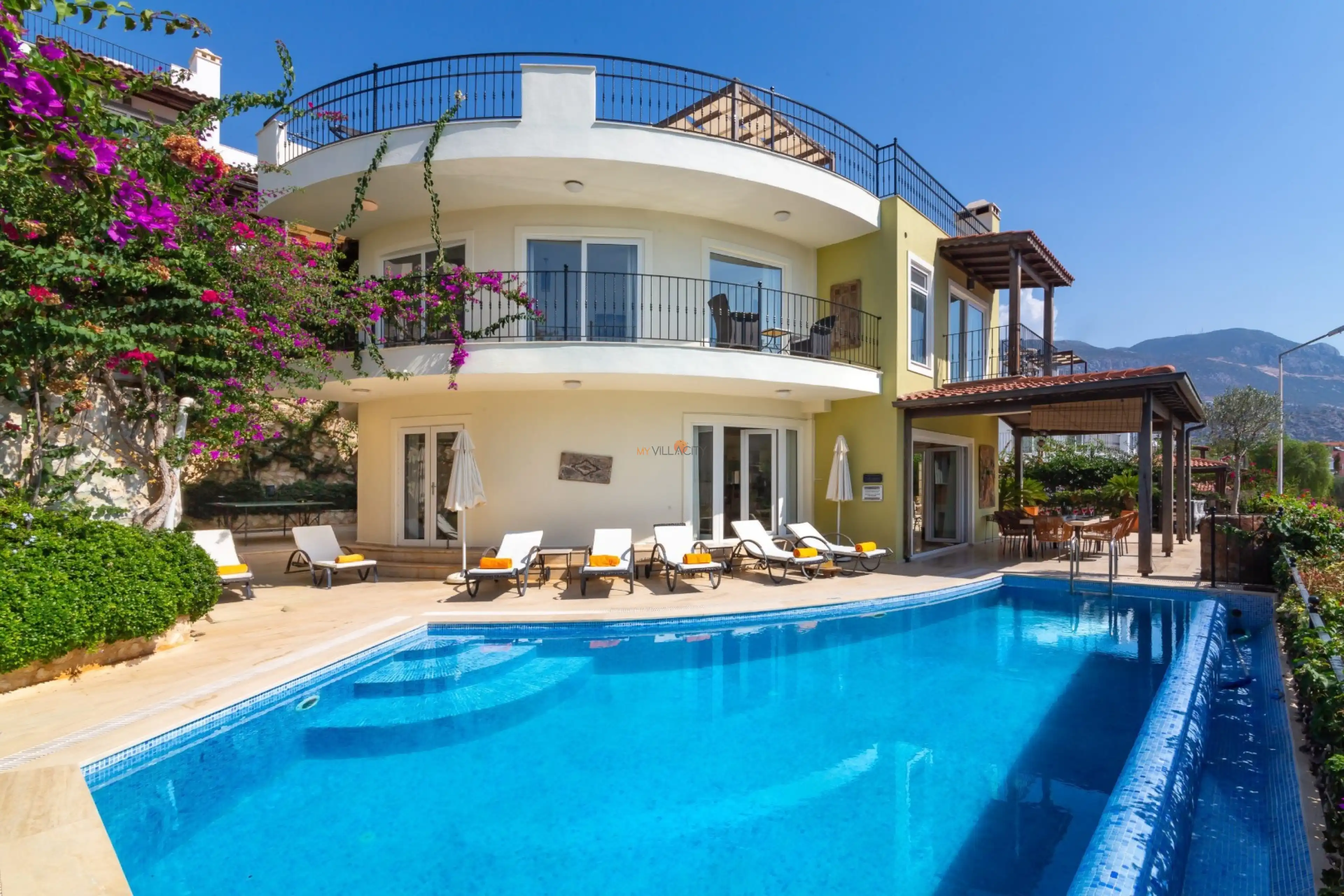 villa_retreat-2-scaled_356.jpg