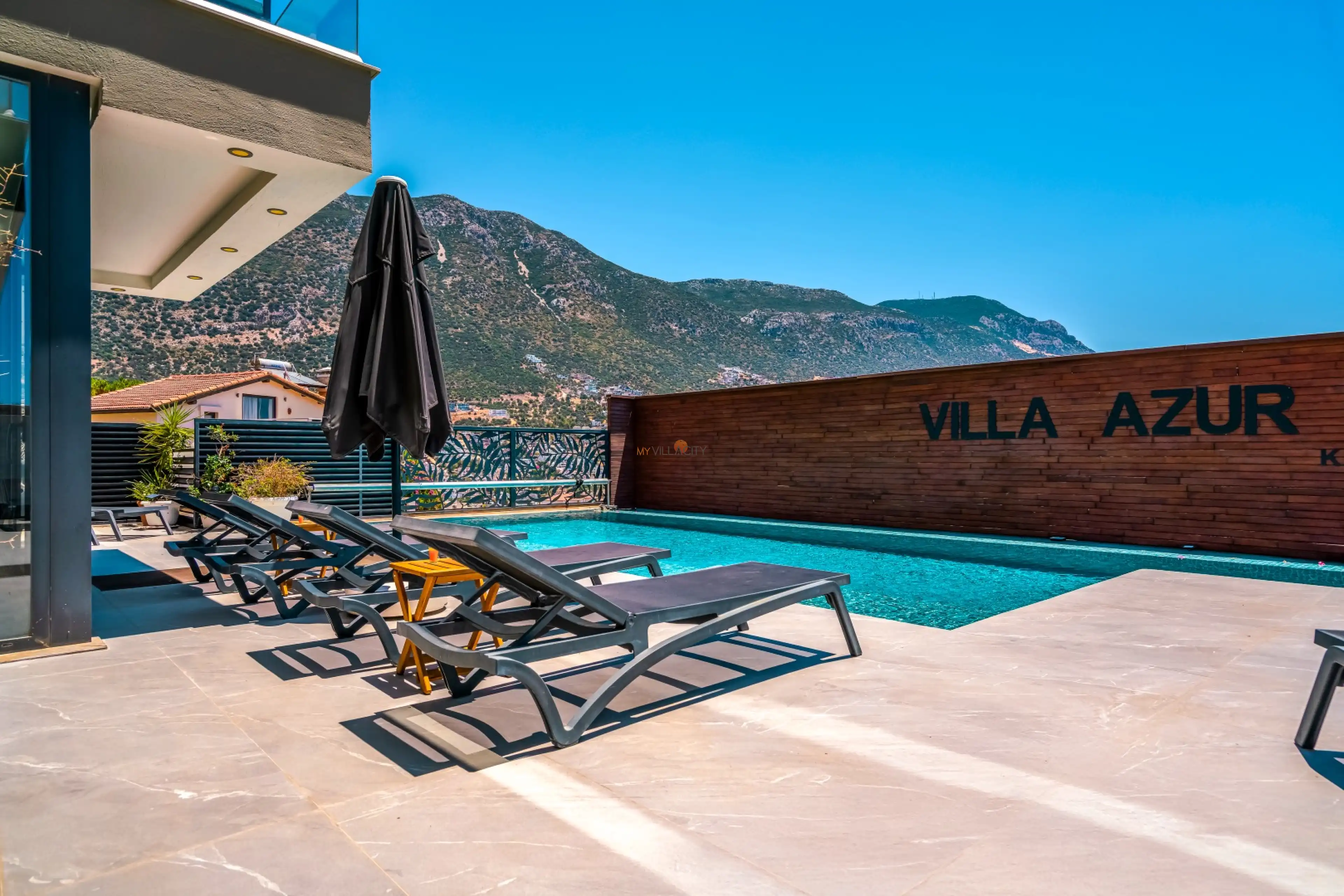 web-villa-azur-1_490.jpg