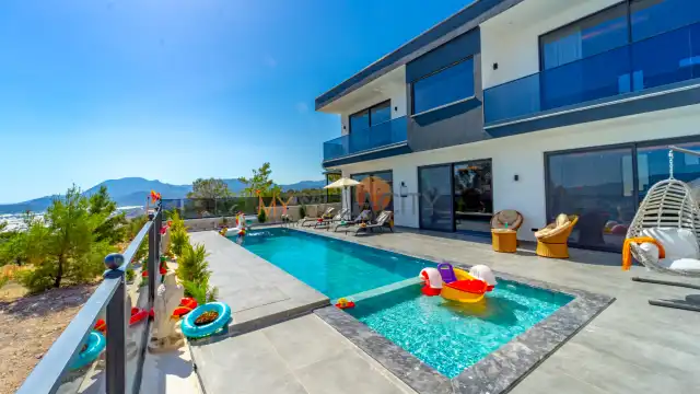 Villa Water Moon