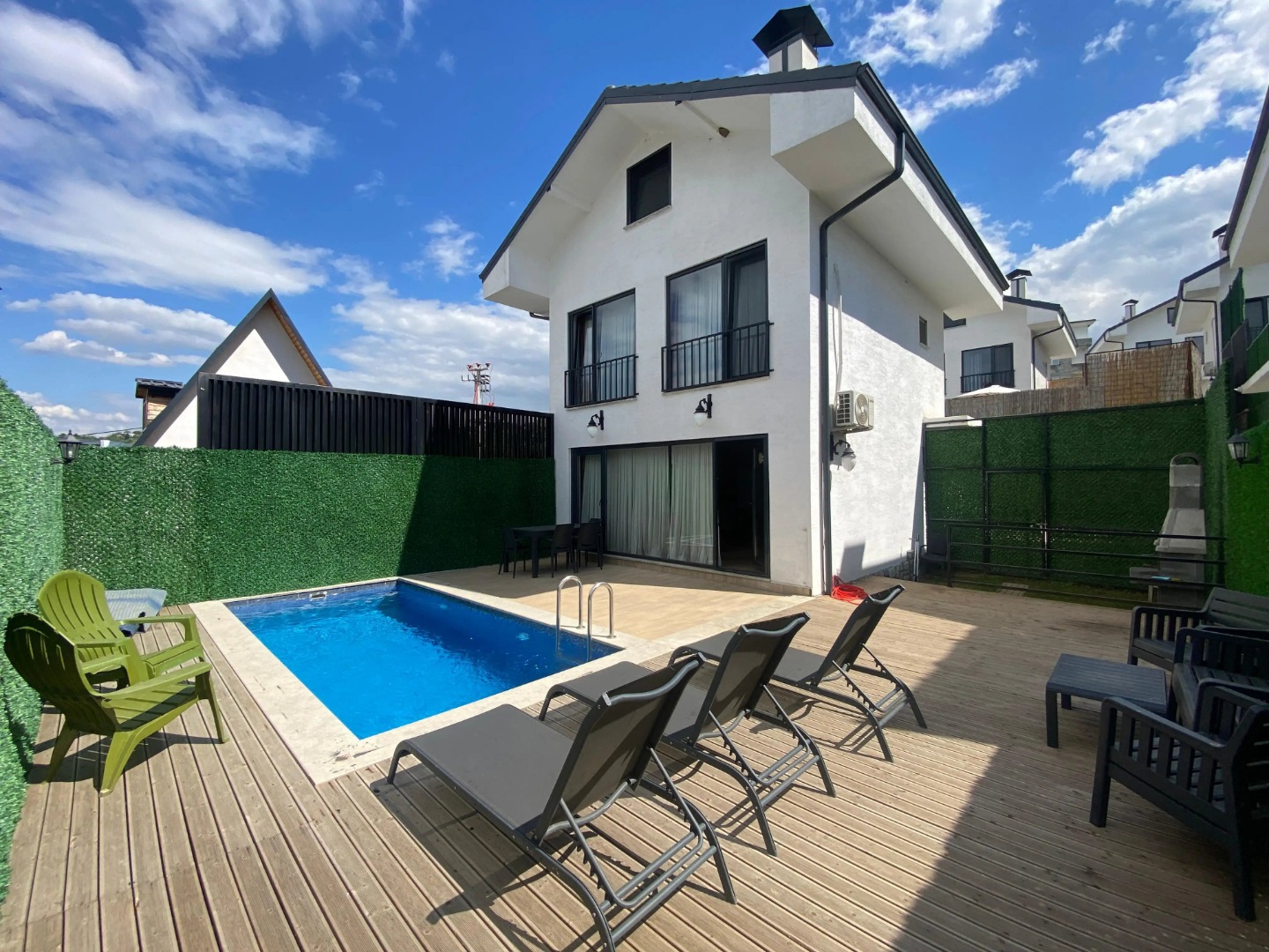 Villa Everstone Retreat Sapanca 1 – Doğanın Kalbinde Lüks ve Konforlu Villa Tatili