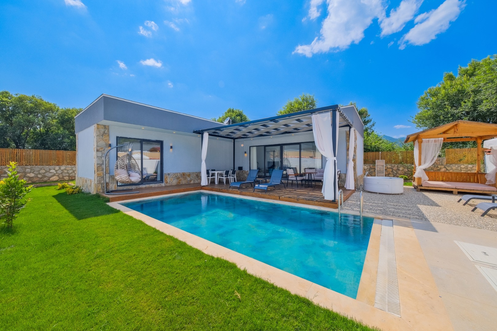 Villa Shiraz Üzümlü