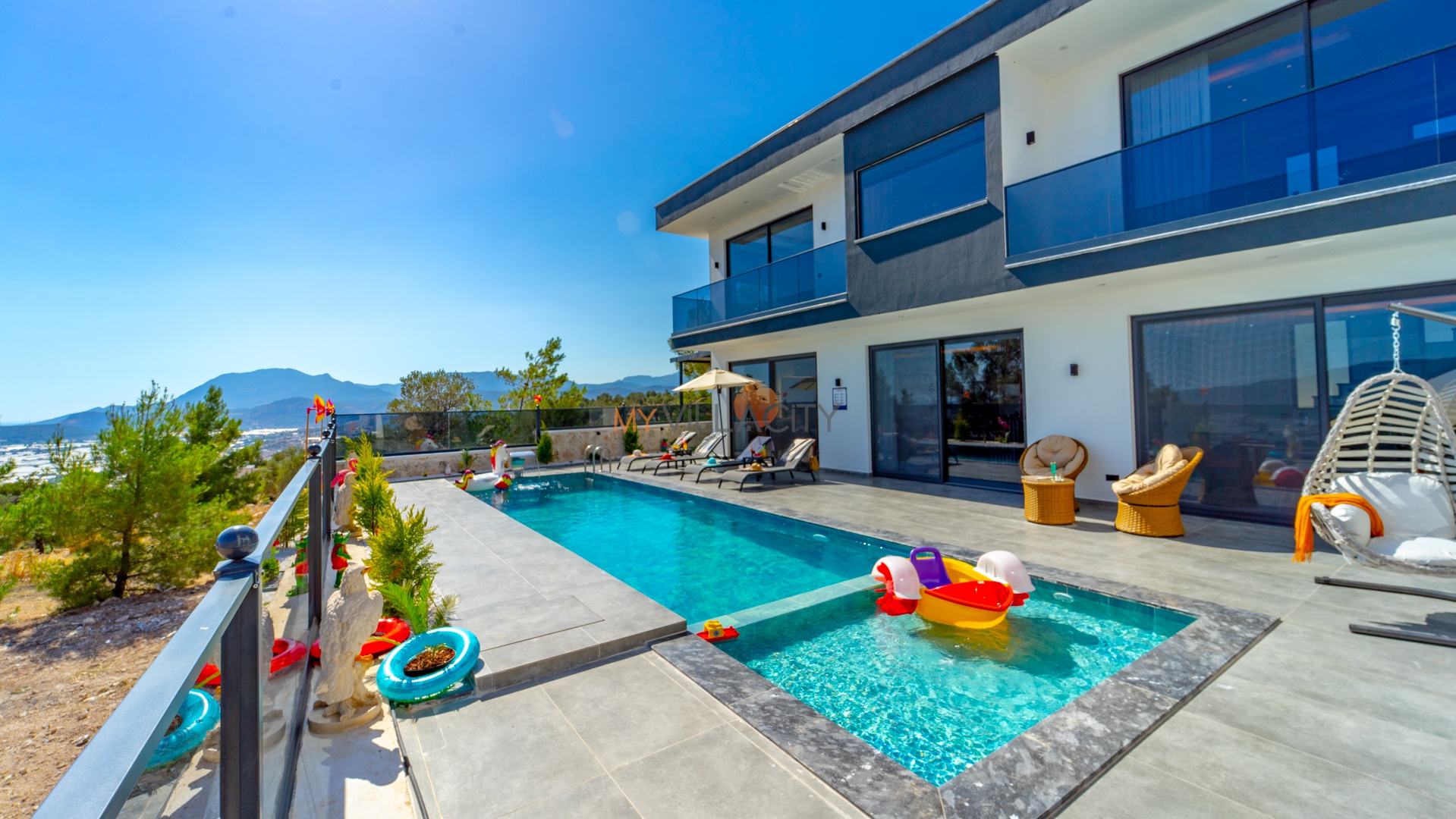 Villa Water Moon