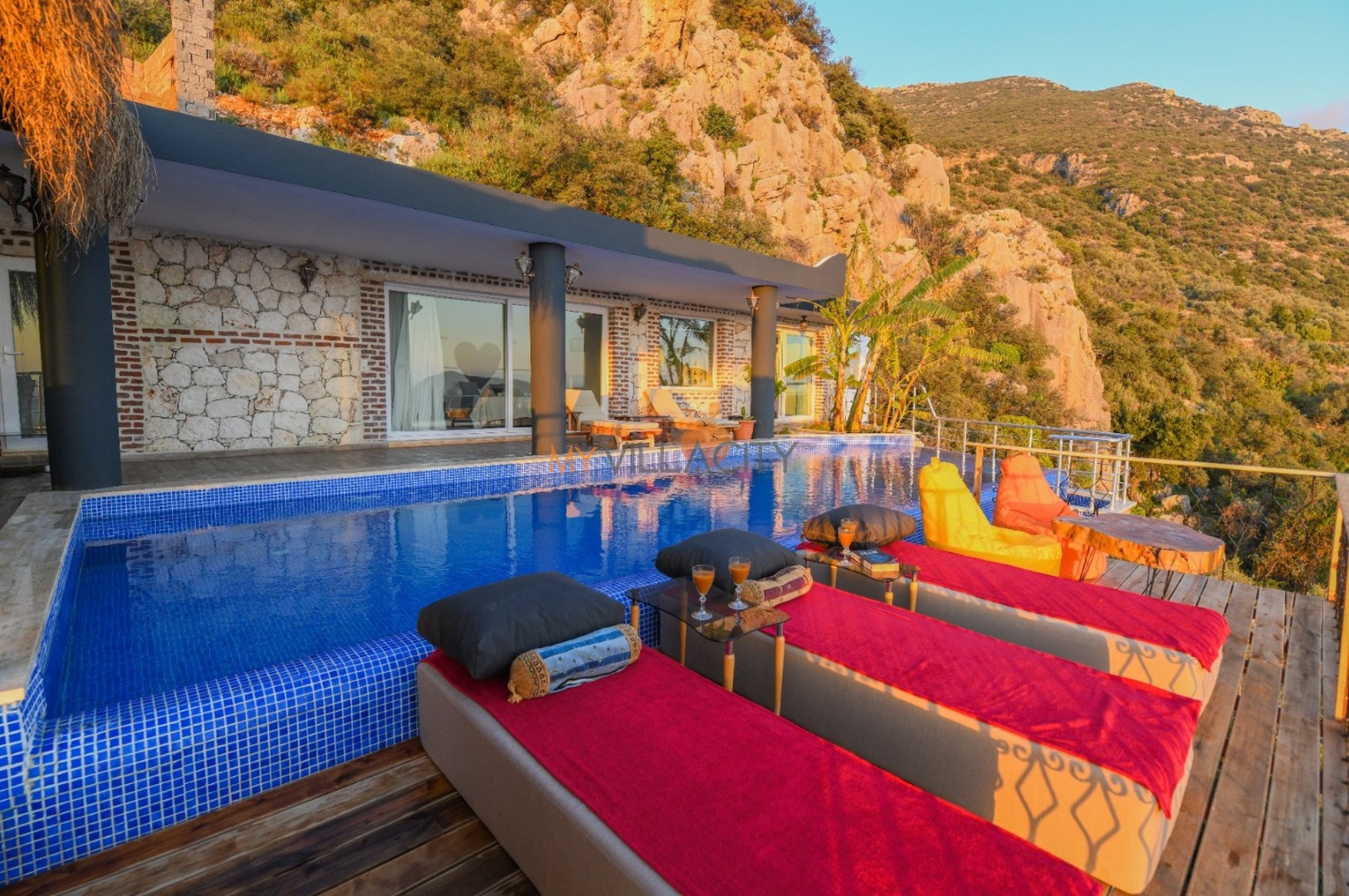 Villa Samui: Kalkan'da Jakuzili ve Lüks Tatil Villası