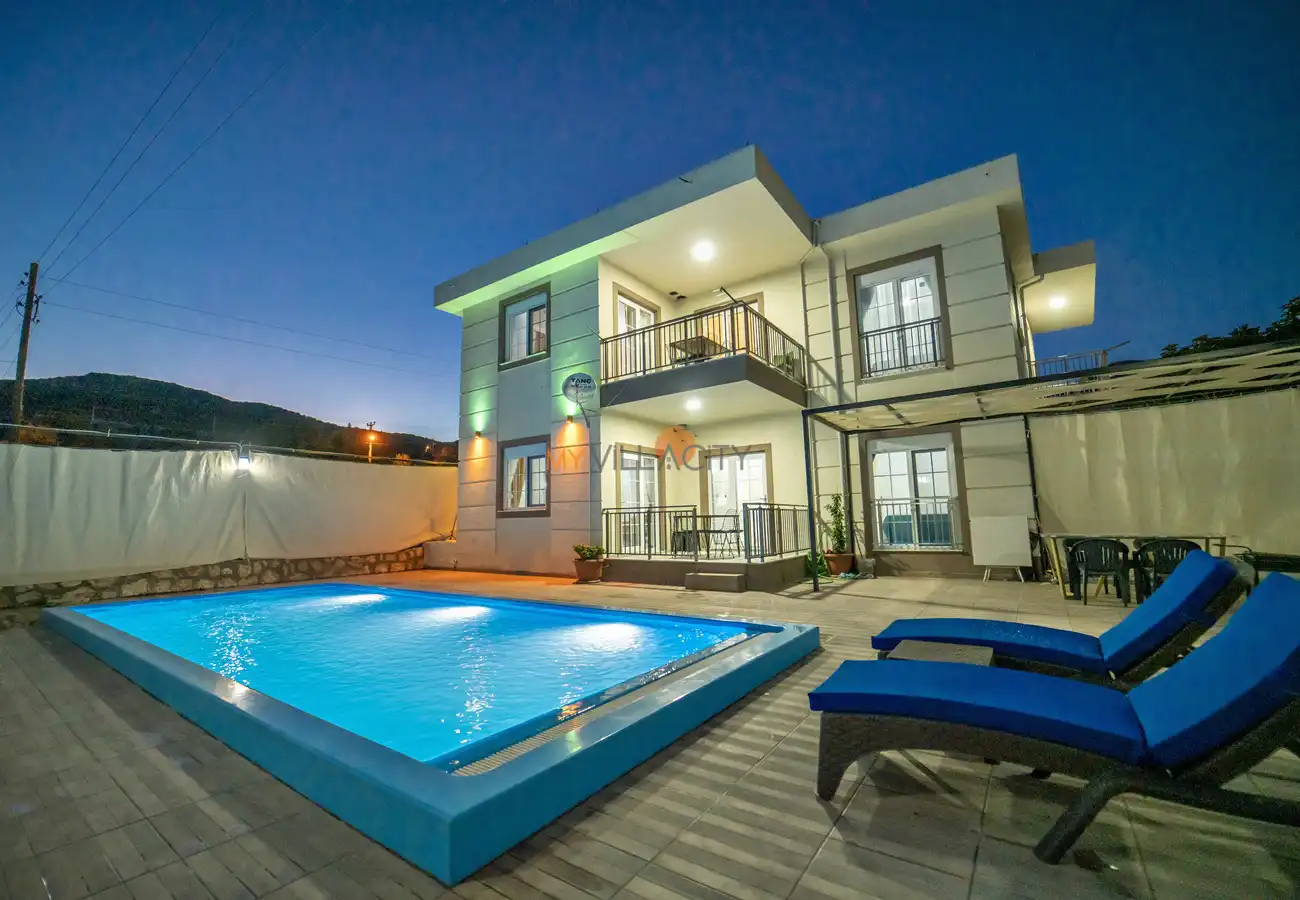 Villa Şakayık - Doğa İçinde Muhafazakar Villa